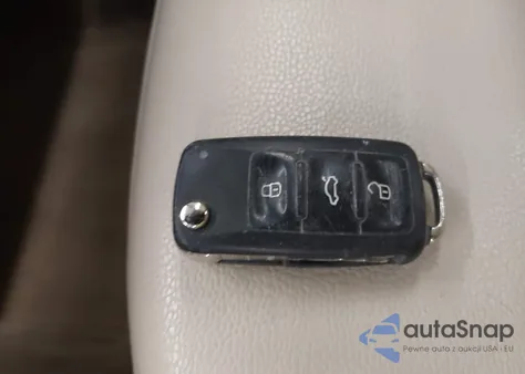 2015 Volkswagen Passat 1.8T Se из США, поврежденный, VIN 1VWBS7A33FC123283